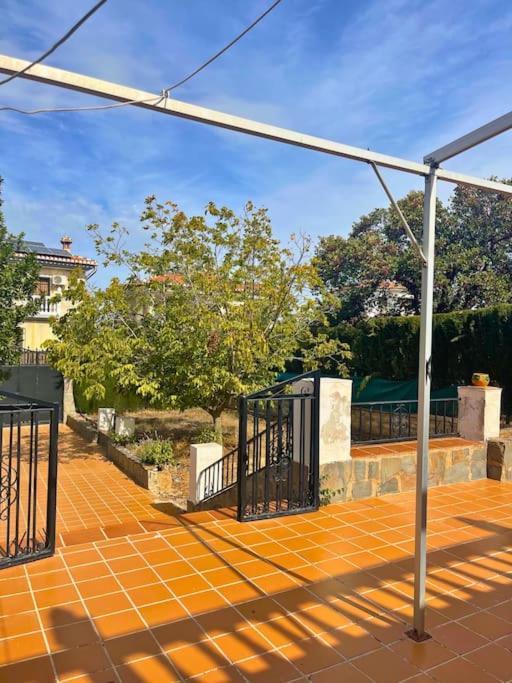 Casa Con Jardin En Ogijares 빌라 외부 사진