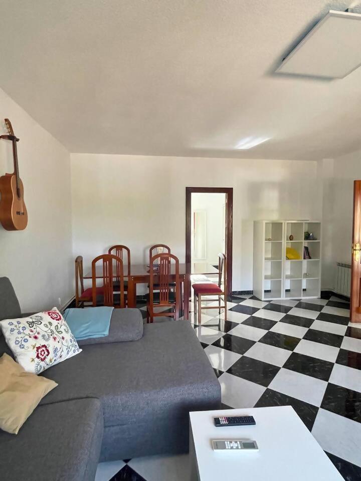 Casa Con Jardin En Ogijares 빌라 외부 사진