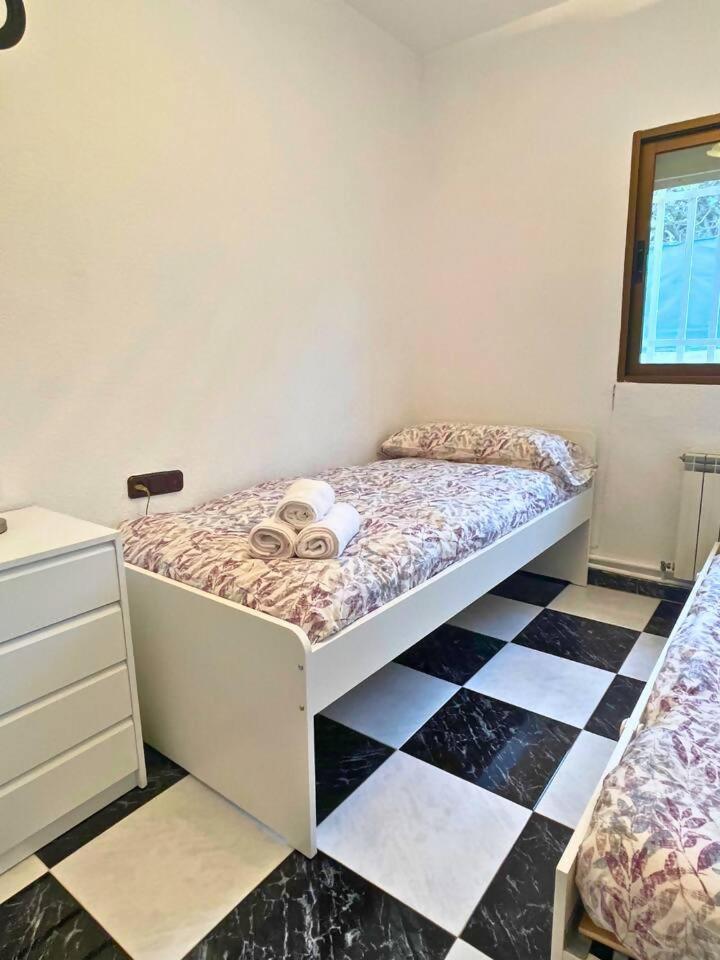 Casa Con Jardin En Ogijares 빌라 외부 사진