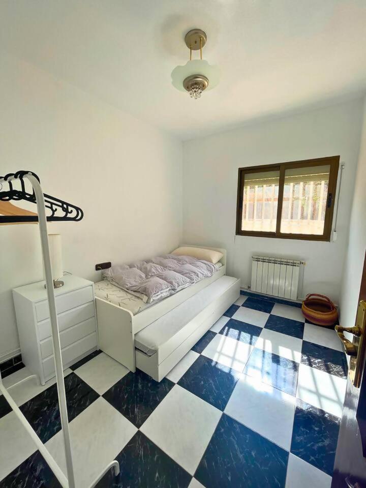 Casa Con Jardin En Ogijares 빌라 외부 사진