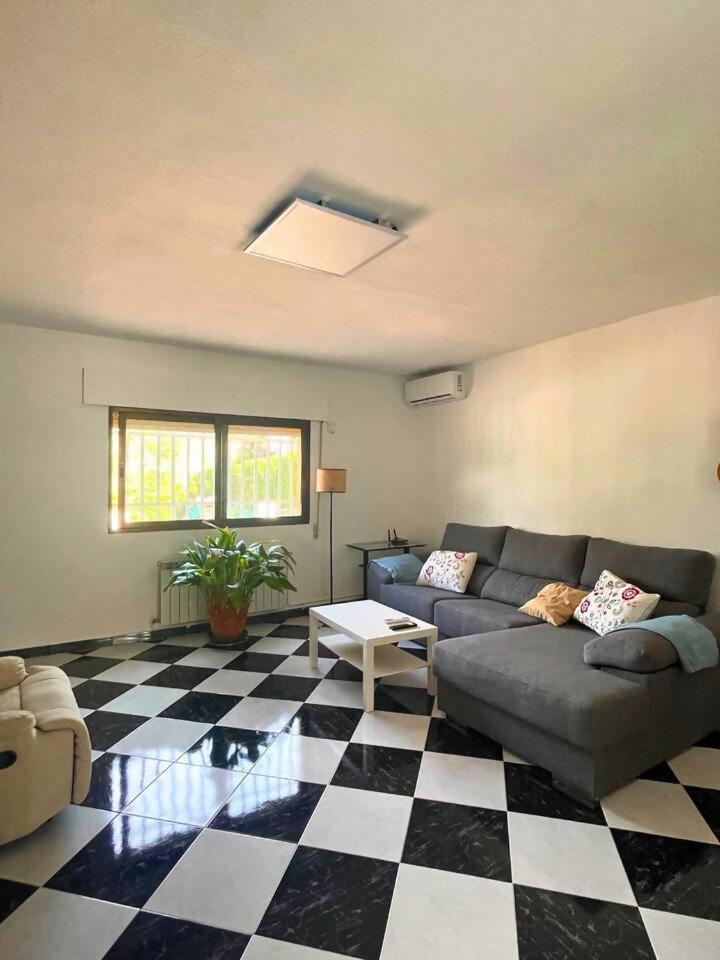 Casa Con Jardin En Ogijares 빌라 외부 사진