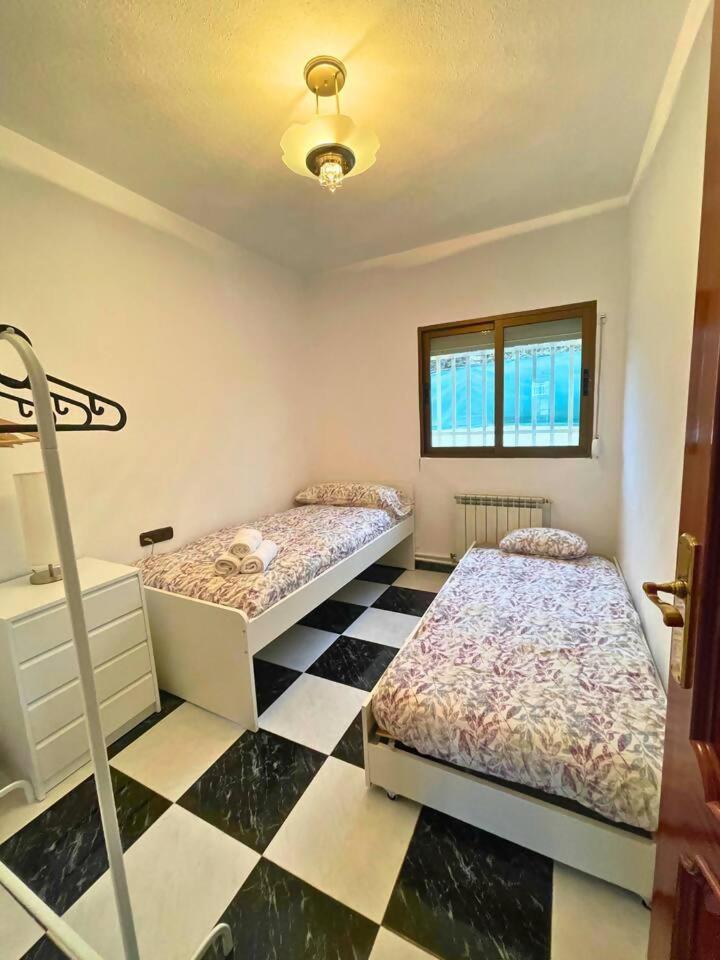 Casa Con Jardin En Ogijares 빌라 외부 사진